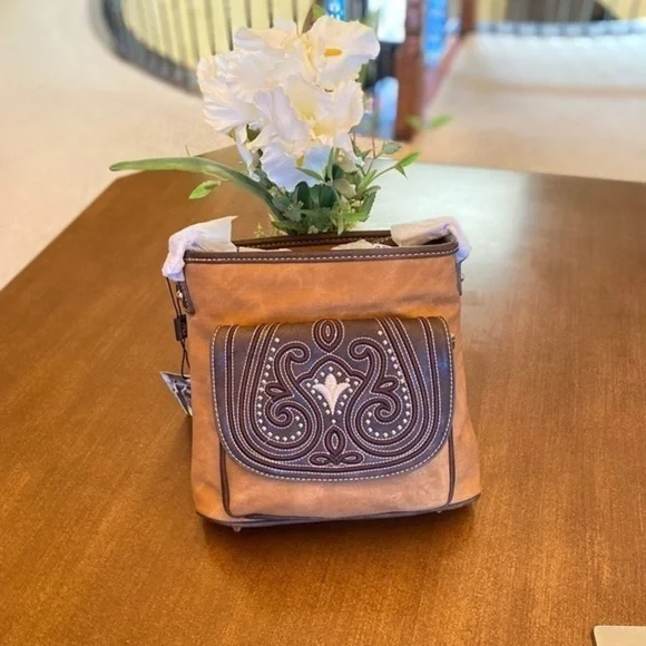 Montana west embroidery collection crossbody bag - Picture 2 of 8